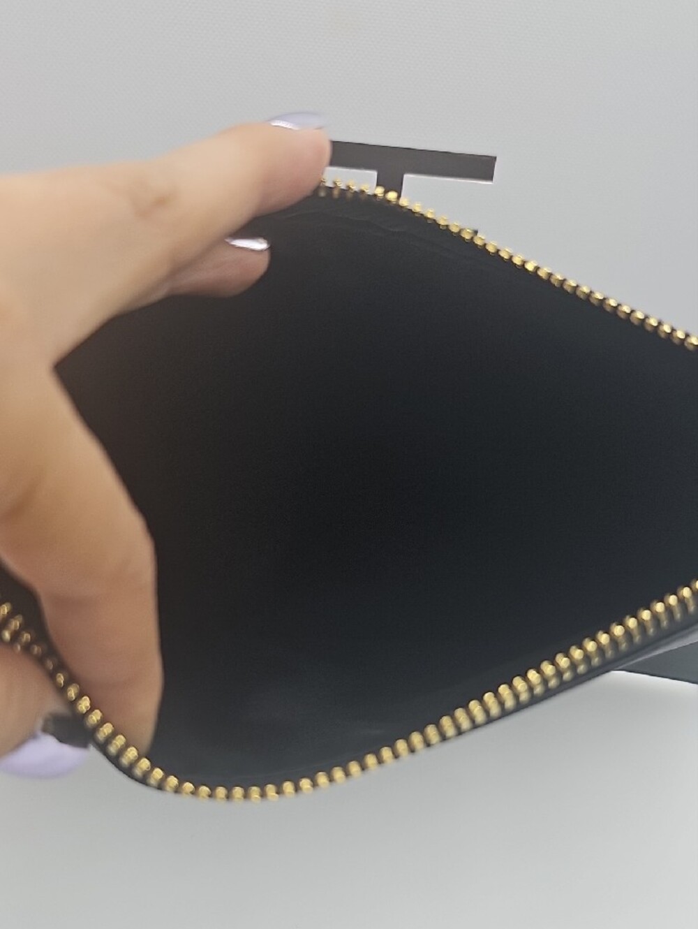 Tom Ford Black Leather Zip Pouch with Gold TF Logo - Picture 5 of 8